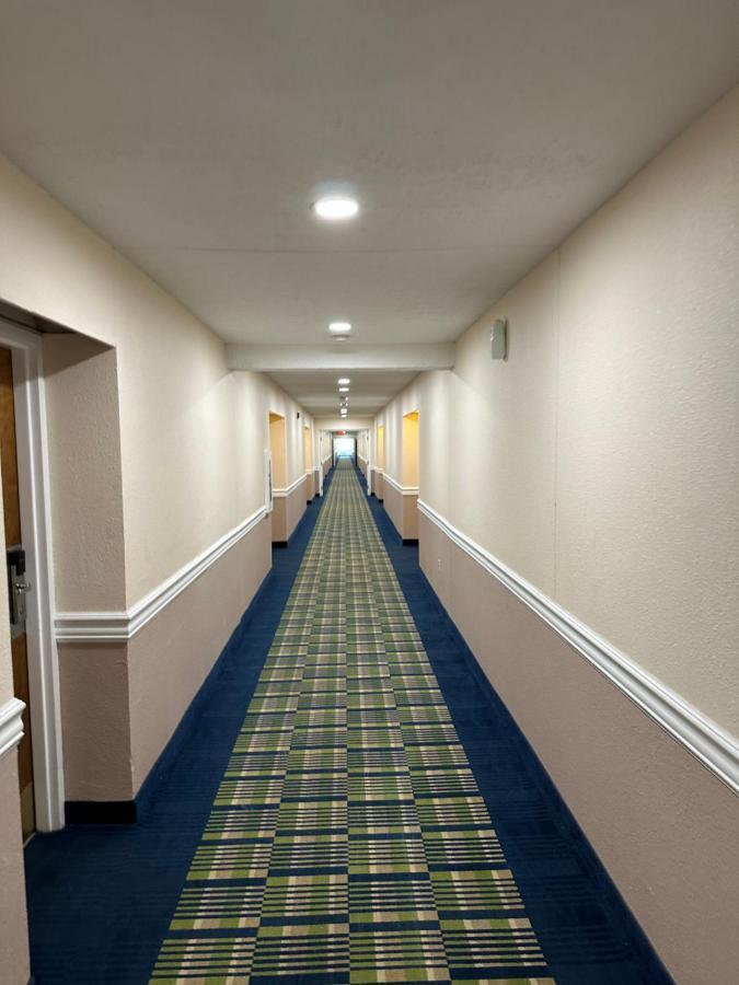 I65 Studio Suites Скоттсбург Екстер'єр фото
