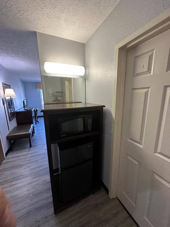 I65 Studio Suites Скоттсбург Екстер'єр фото