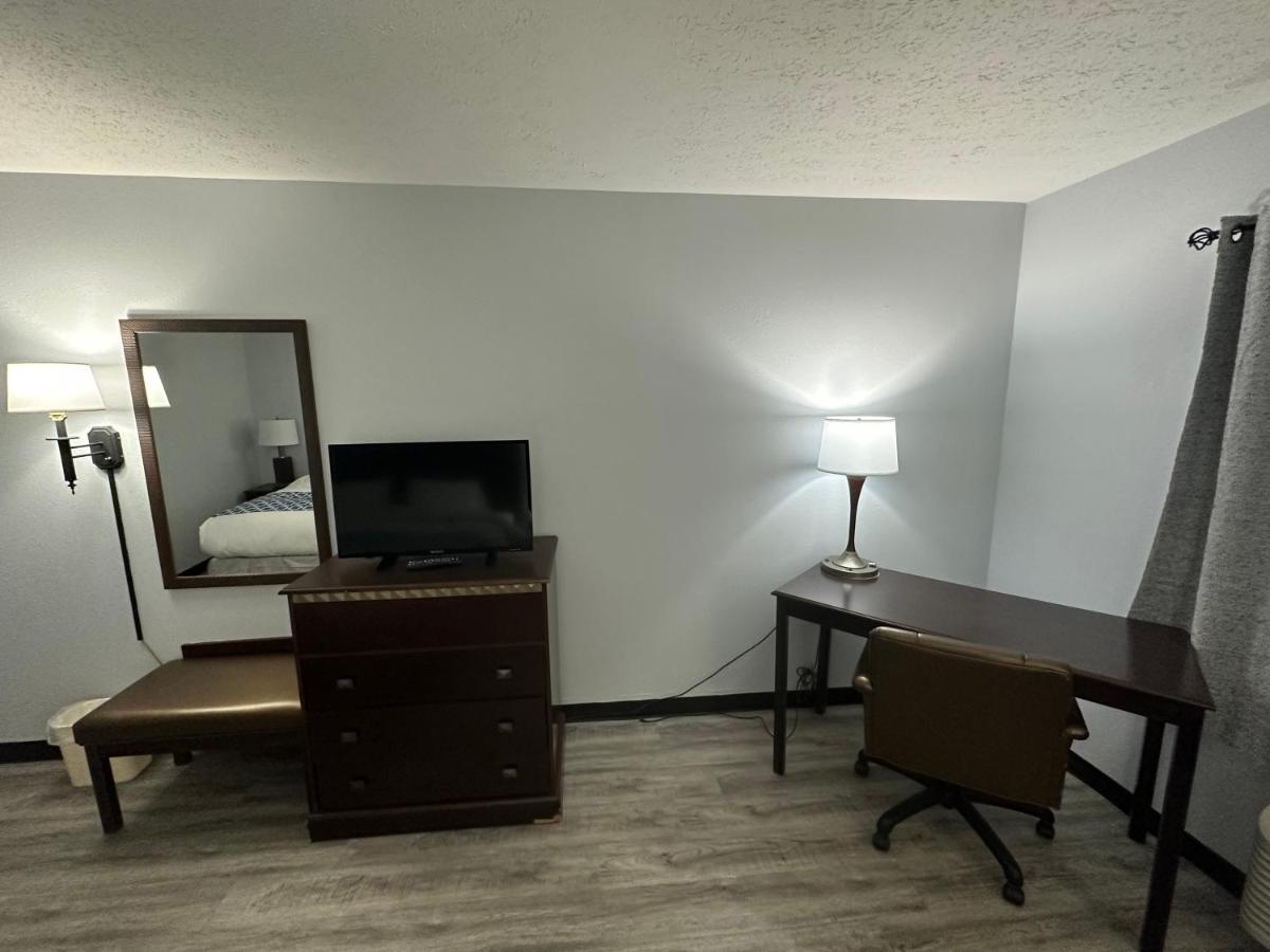 I65 Studio Suites Скоттсбург Екстер'єр фото